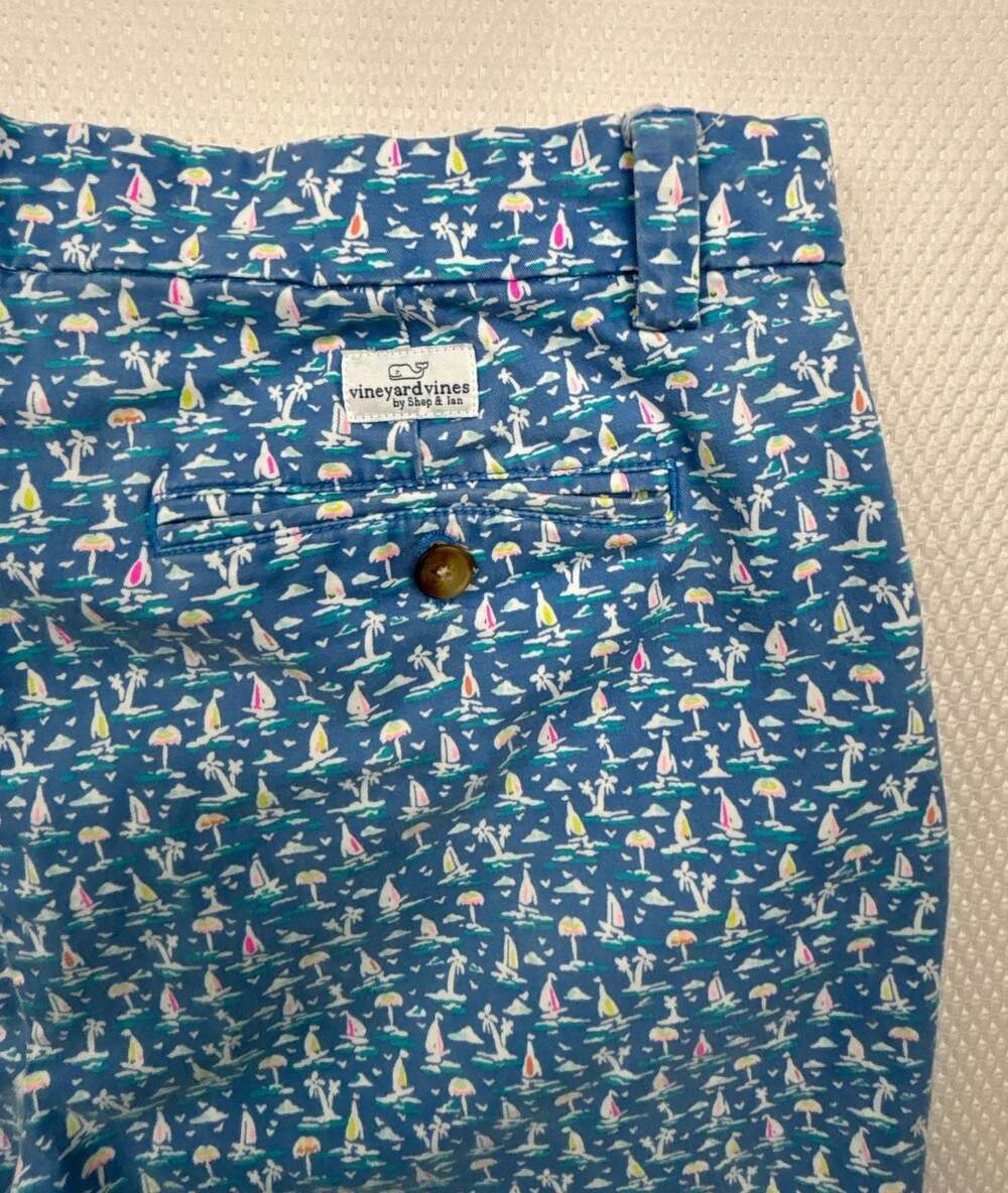 Vineyard Vines Men's Breaker Shorts Size 34 Blue Sailboat Palm Tree Print - Picture 8 of 9